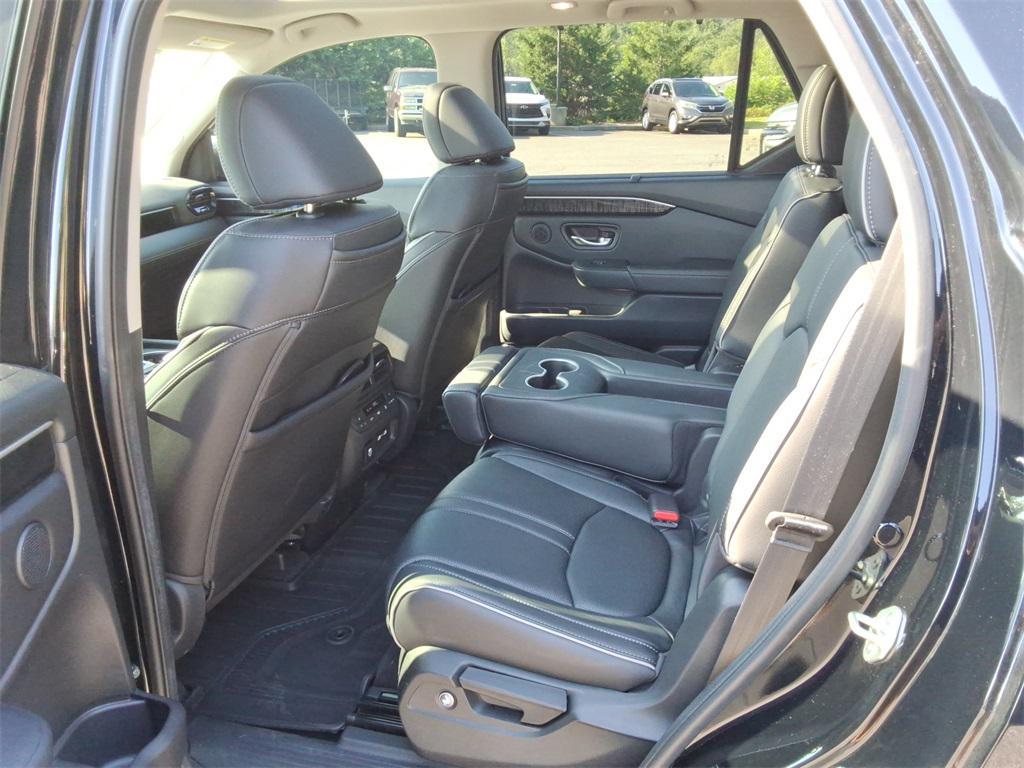 used 2023 Honda Pilot car, priced at $43,588