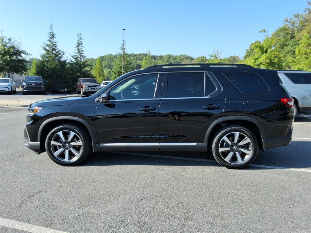 used 2023 Honda Pilot car, priced at $43,588