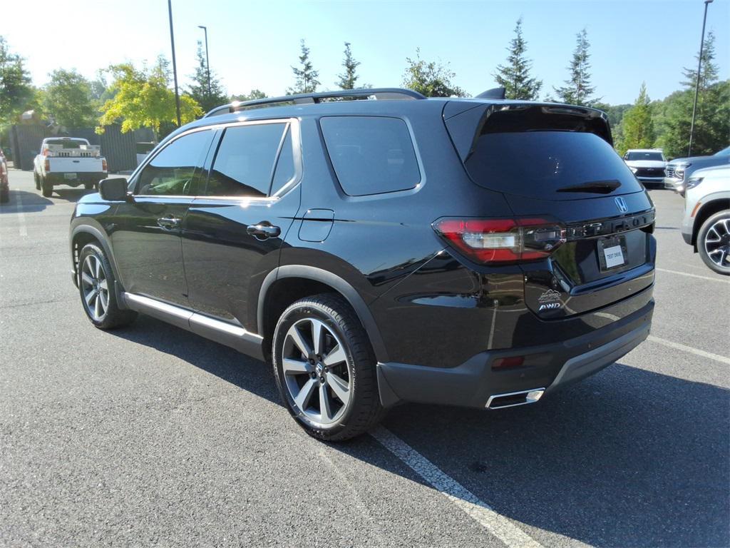 used 2023 Honda Pilot car, priced at $43,588