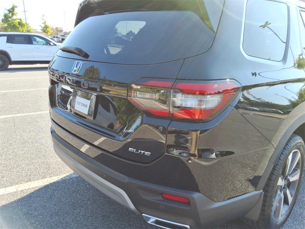 used 2023 Honda Pilot car, priced at $43,588