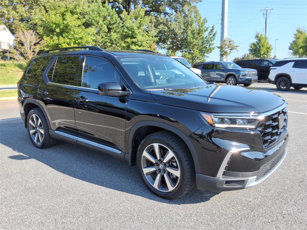 used 2023 Honda Pilot car, priced at $43,588