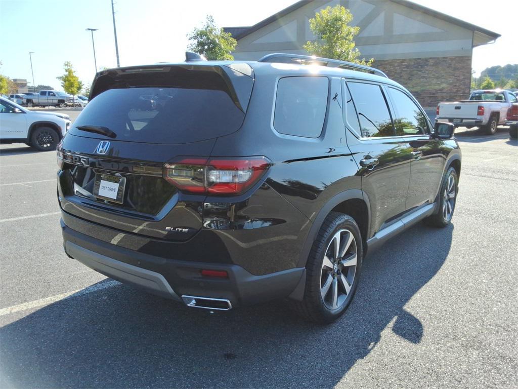 used 2023 Honda Pilot car, priced at $43,588