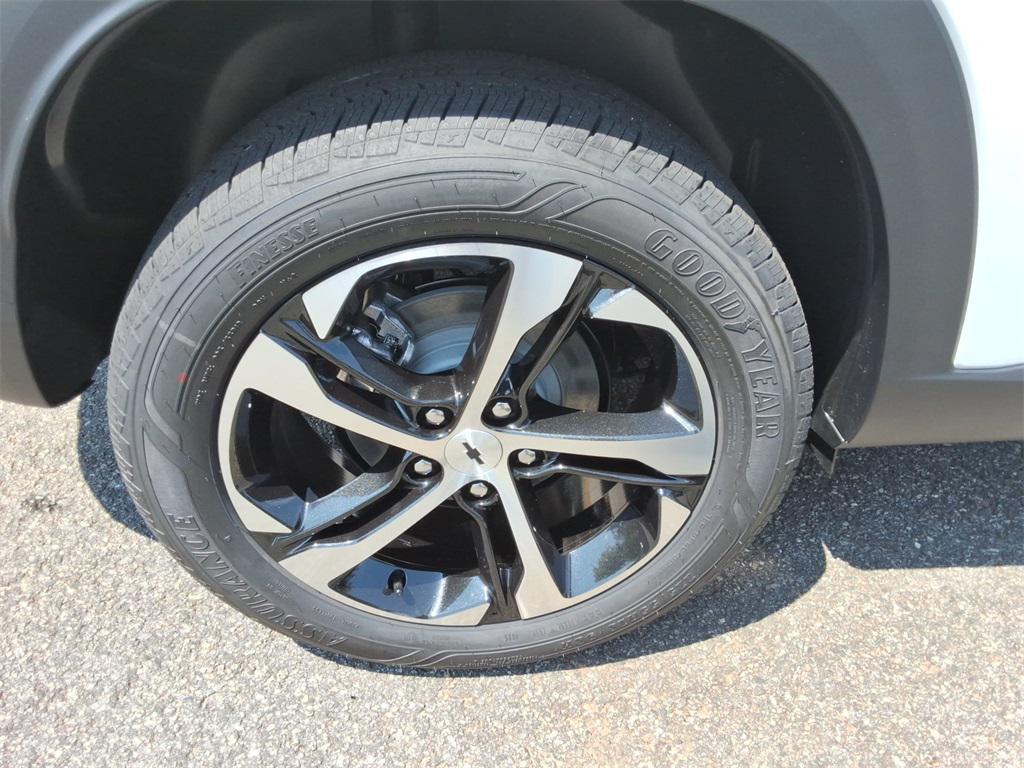 new 2025 Chevrolet Trax car, priced at $24,055