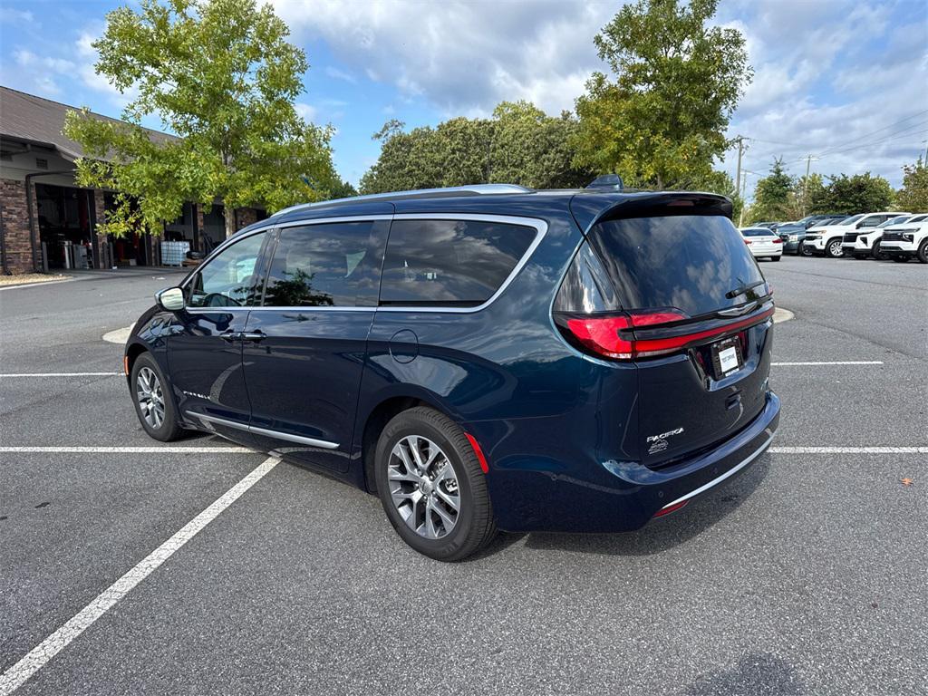used 2022 Chrysler Pacifica car, priced at $26,483