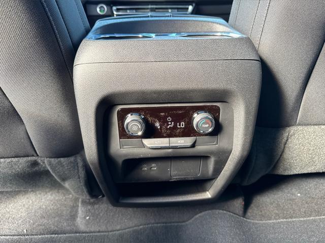 new 2025 Chevrolet Traverse car, priced at $43,246
