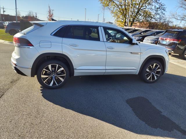 new 2024 Volkswagen Atlas Cross Sport car, priced at $48,521