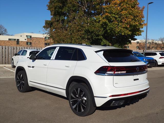 new 2024 Volkswagen Atlas Cross Sport car, priced at $48,521