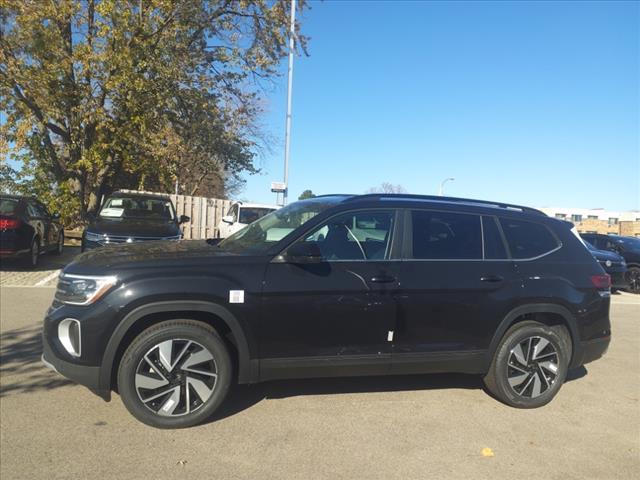 new 2024 Volkswagen Atlas car, priced at $40,921