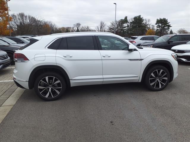 new 2024 Volkswagen Atlas Cross Sport car, priced at $51,121