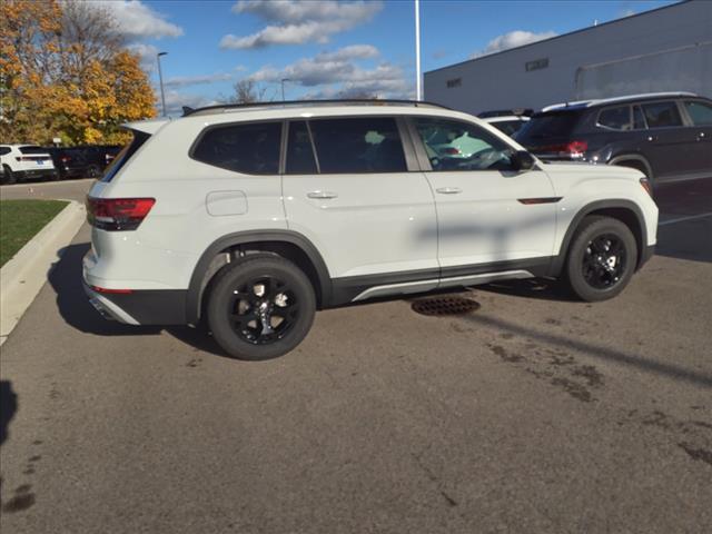 new 2025 Volkswagen Atlas car, priced at $45,414