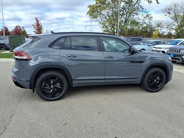 new 2026 Volkswagen Atlas Cross Sport car, priced at $50,504