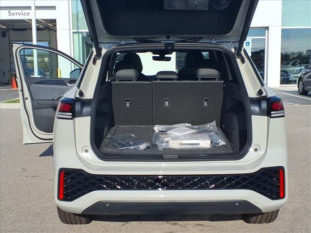 new 2025 Volkswagen Tiguan car, priced at $37,304