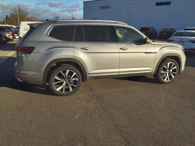 new 2025 Volkswagen Atlas car, priced at $52,421