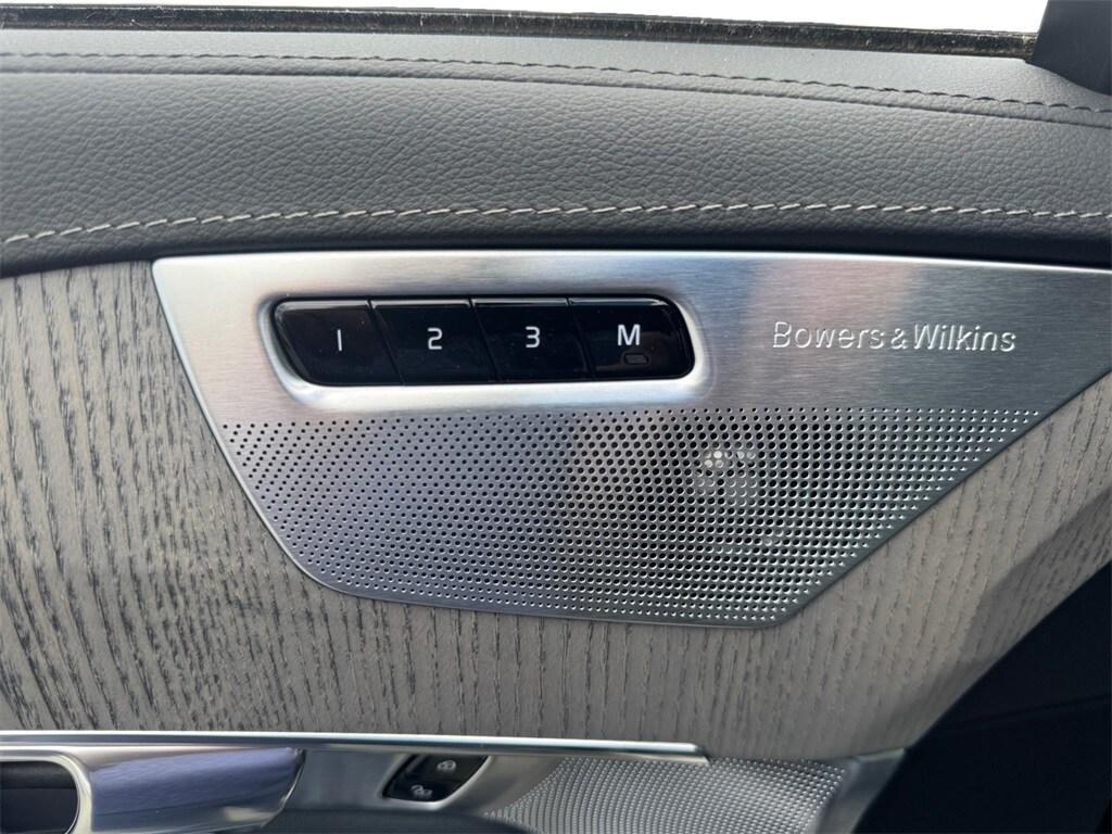 new 2025 Volvo XC90 car, priced at $79,095