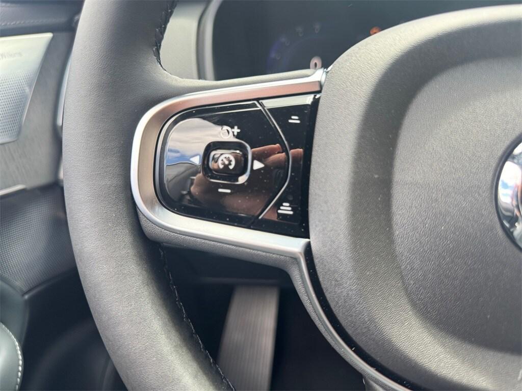 new 2025 Volvo XC90 car, priced at $79,095