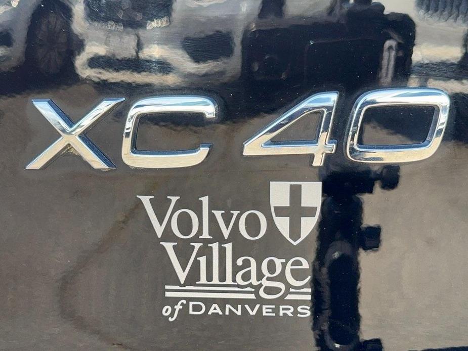 used 2021 Volvo XC40 car, priced at $32,886