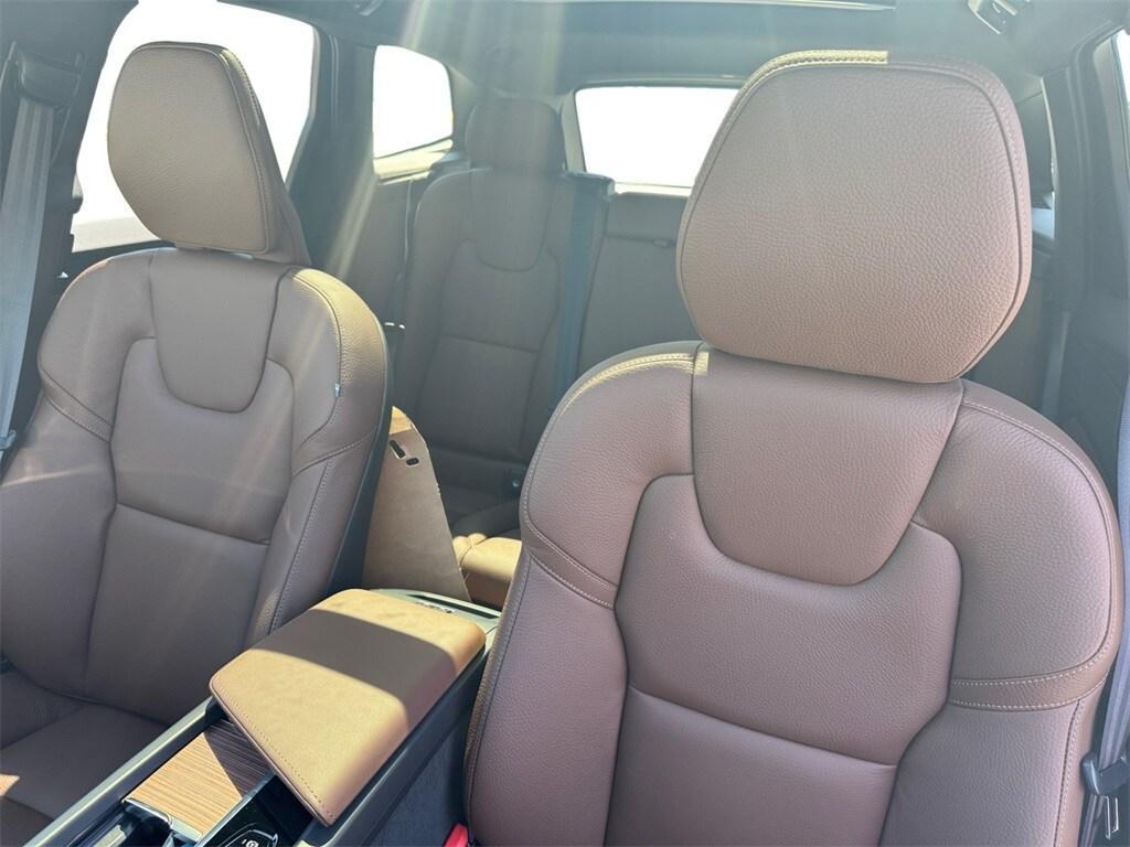 new 2025 Volvo XC60 car, priced at $54,545