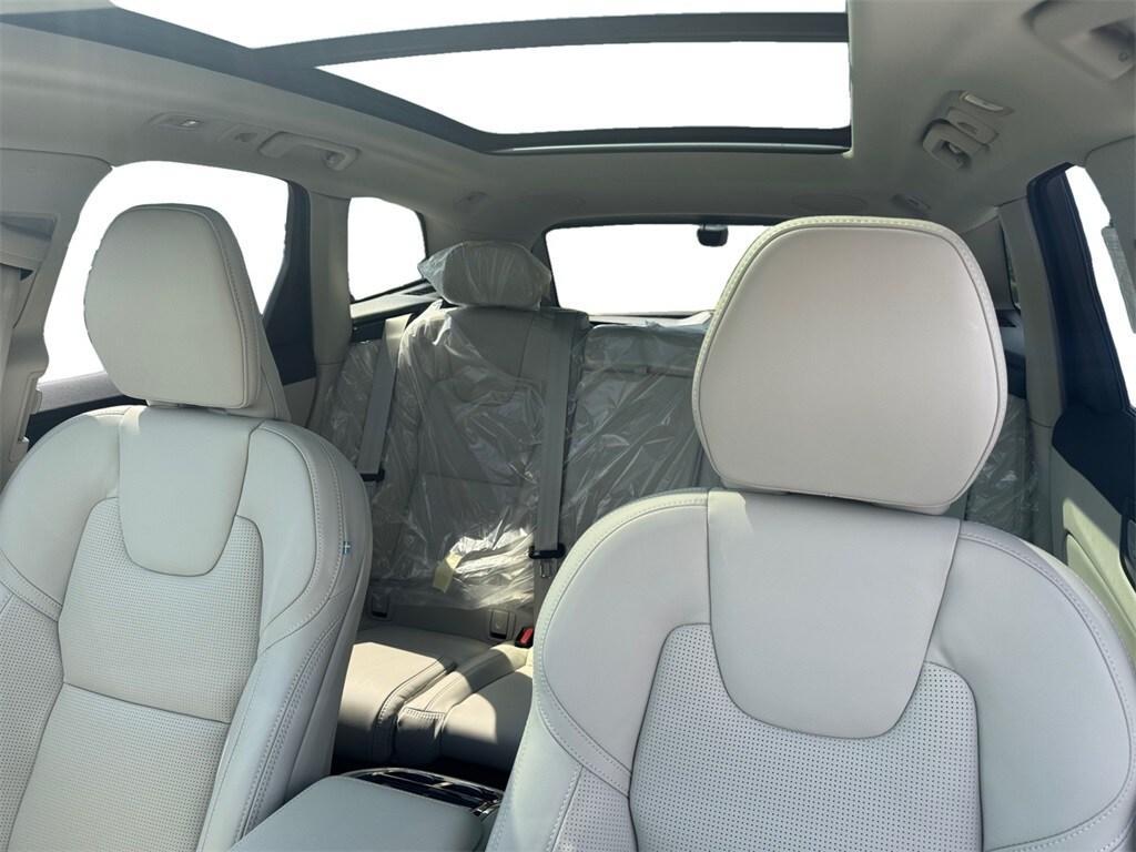 new 2025 Volvo XC60 car, priced at $63,194