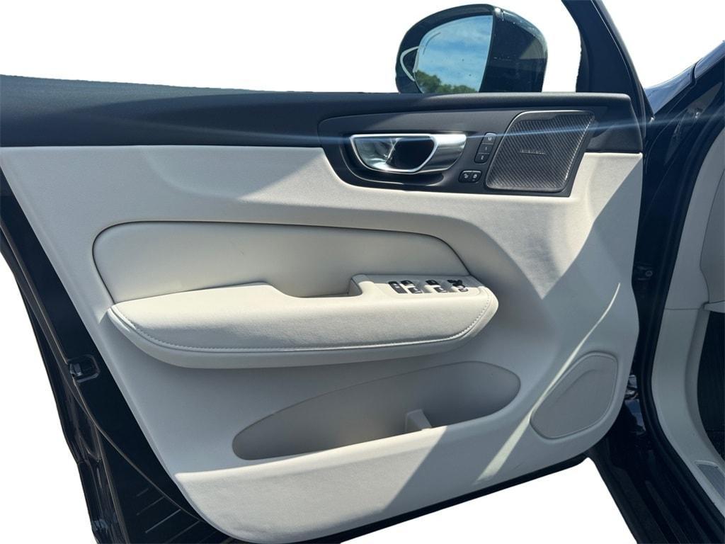 new 2025 Volvo XC60 car, priced at $63,194