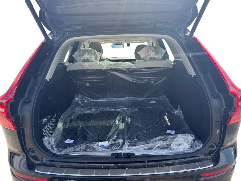 new 2025 Volvo XC60 car, priced at $63,194