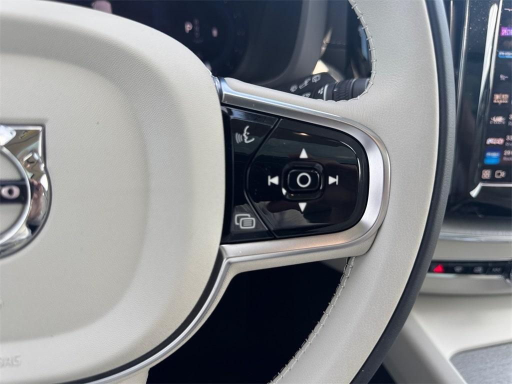 new 2025 Volvo XC60 car, priced at $63,194