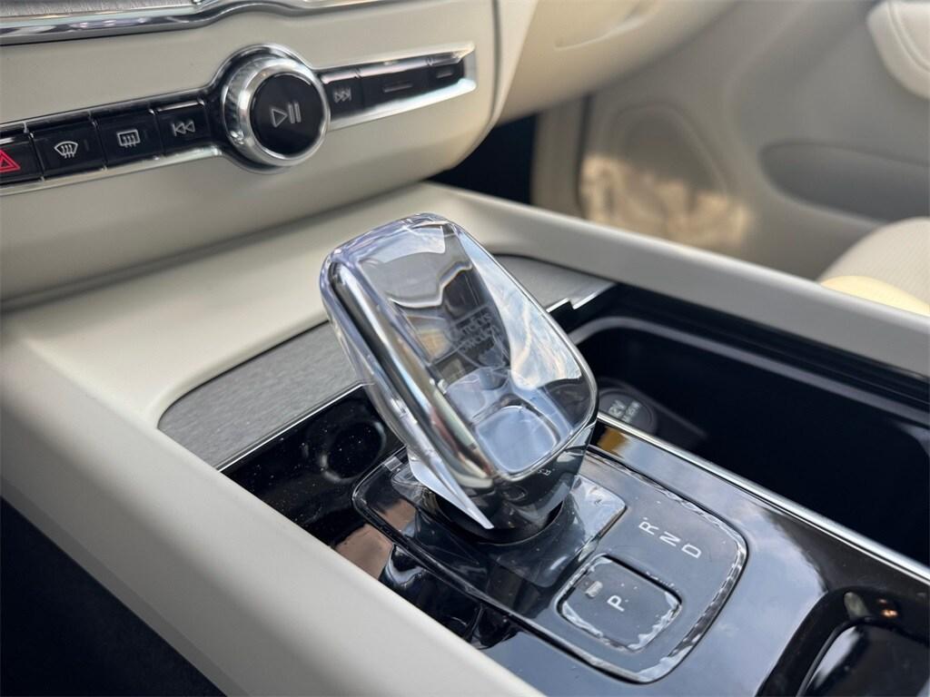 new 2025 Volvo XC60 car, priced at $63,194