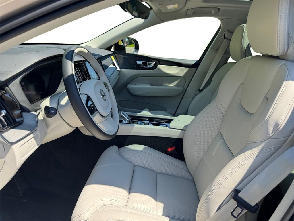 new 2025 Volvo XC60 car, priced at $60,660