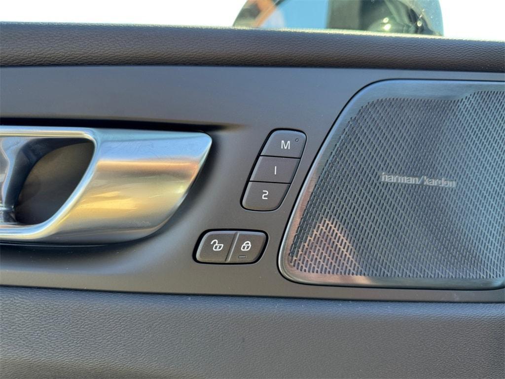 new 2026 Volvo XC60 car, priced at $58,909