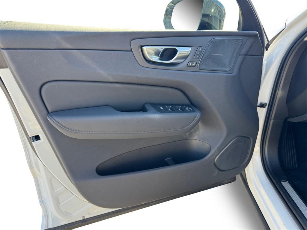 new 2026 Volvo XC60 car, priced at $58,909