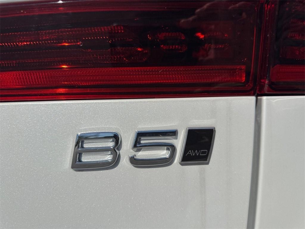 new 2026 Volvo XC60 car, priced at $58,909