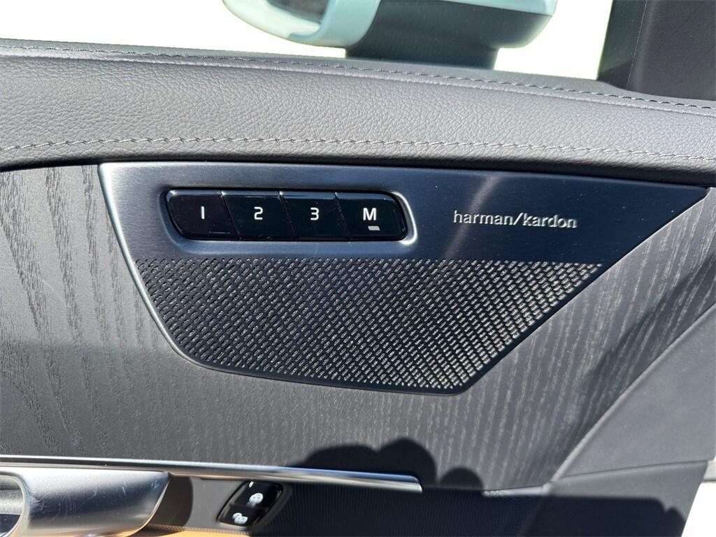 new 2025 Volvo XC90 car, priced at $73,260