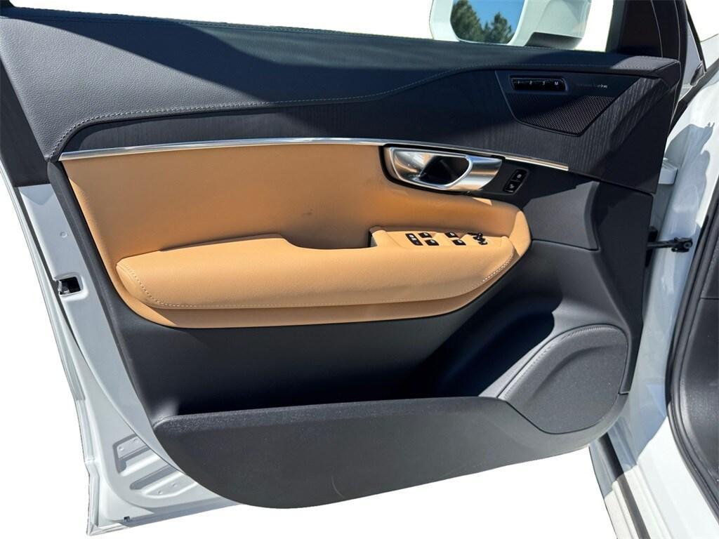 new 2025 Volvo XC90 car, priced at $73,260