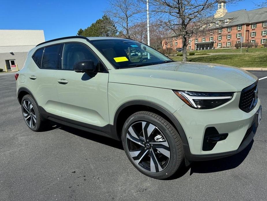 new 2024 Volvo XC40 car, priced at $51,975