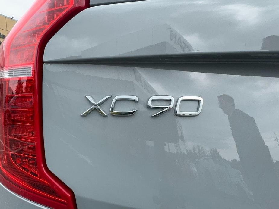 new 2025 Volvo XC90 car, priced at $68,260