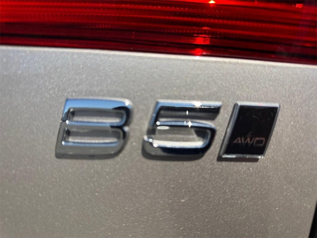 new 2025 Volvo XC60 car, priced at $55,360