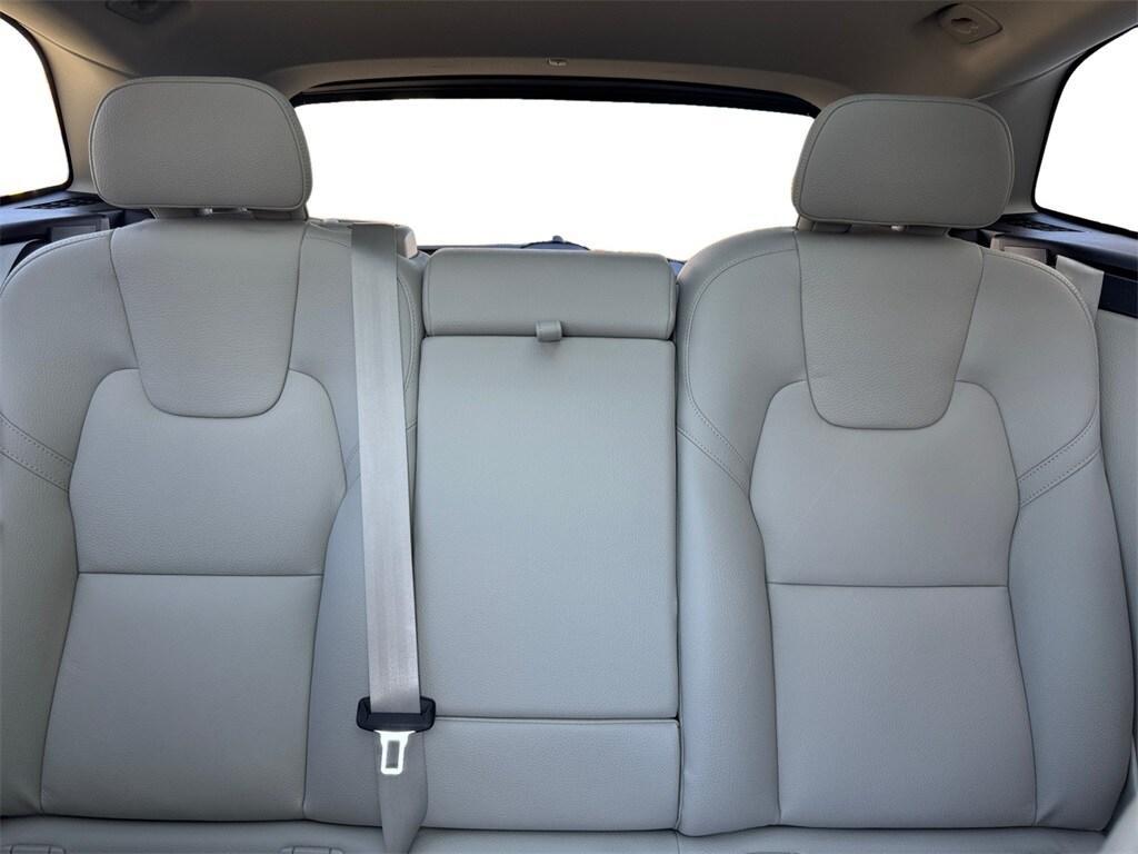 new 2025 Volvo XC60 car, priced at $55,360