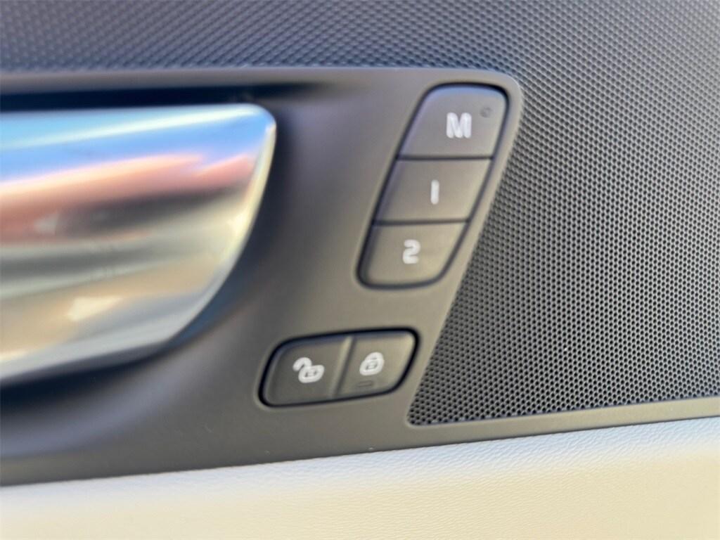 new 2025 Volvo XC60 car, priced at $55,360
