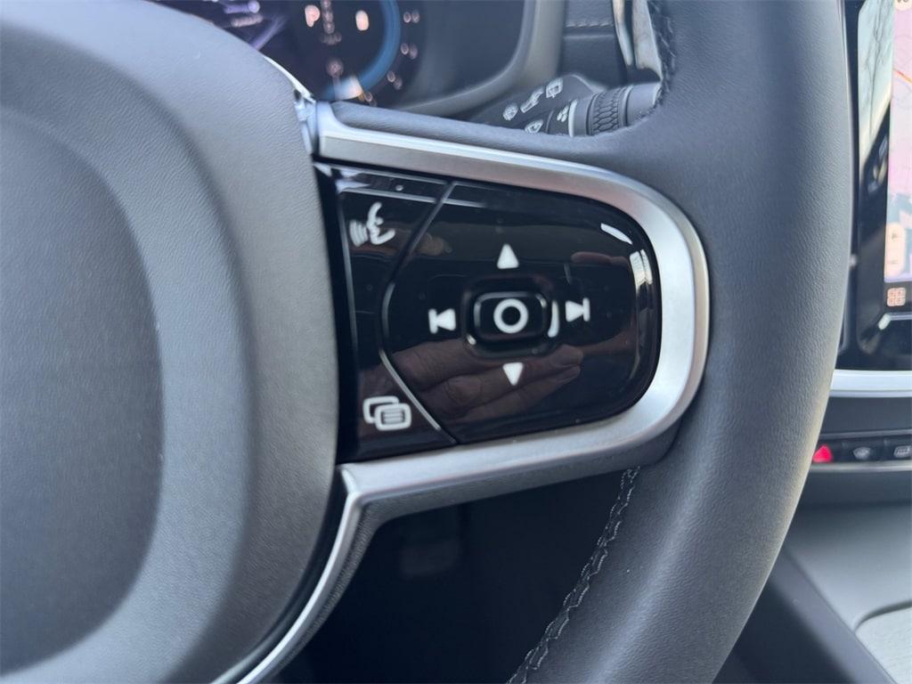 new 2025 Volvo V60 Cross Country car