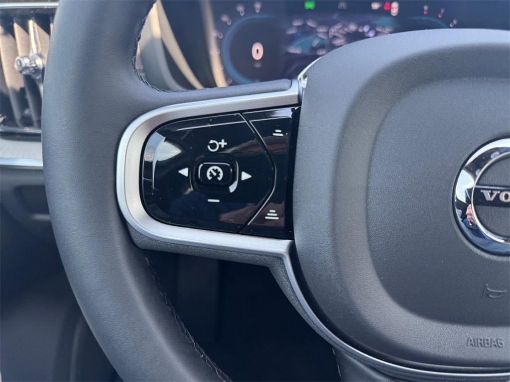 new 2025 Volvo V60 Cross Country car
