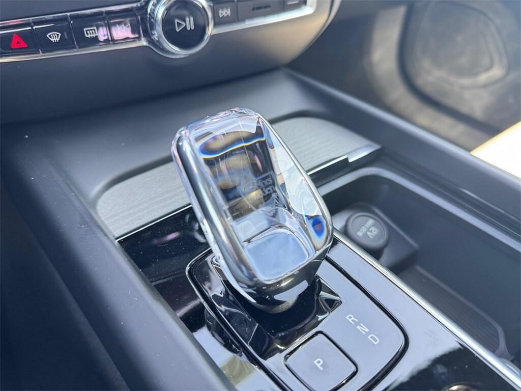 new 2025 Volvo V60 Cross Country car