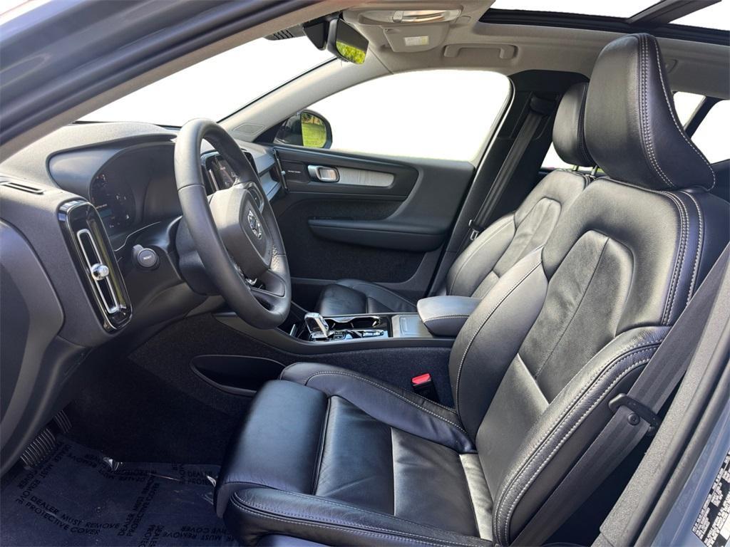 used 2023 Volvo XC40 car, priced at $34,527