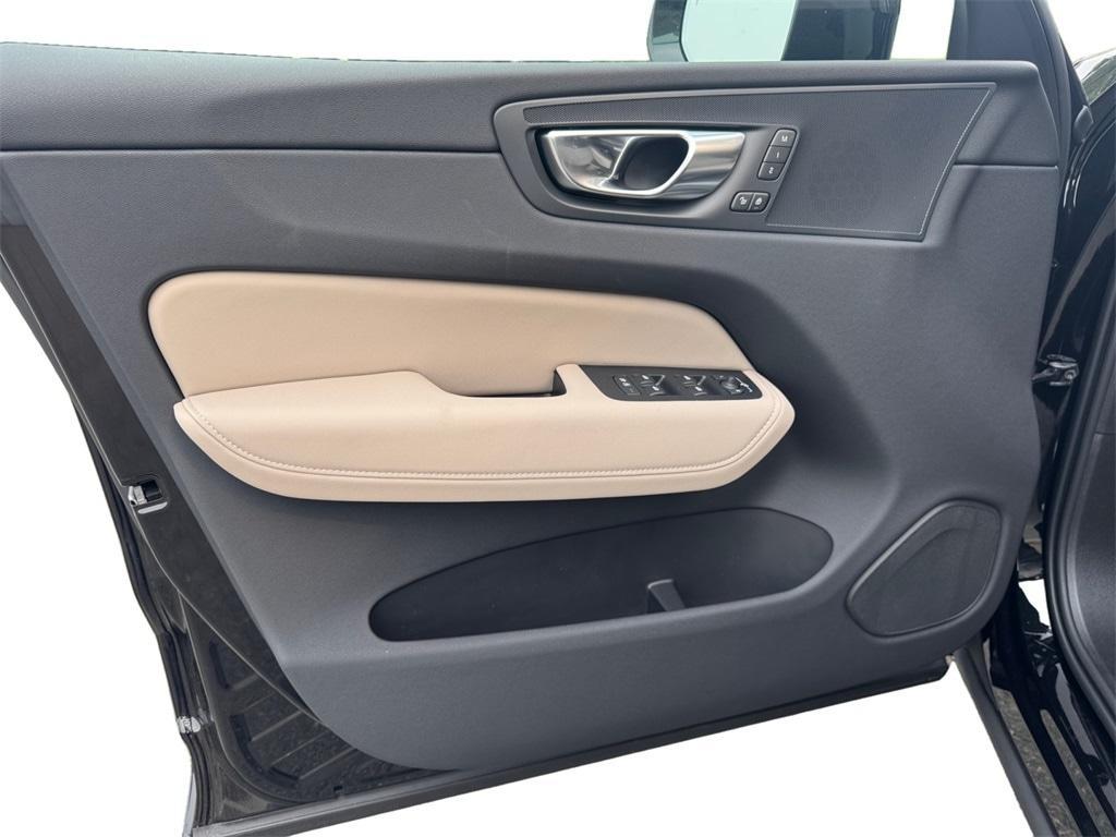 new 2026 Volvo XC60 car, priced at $53,509