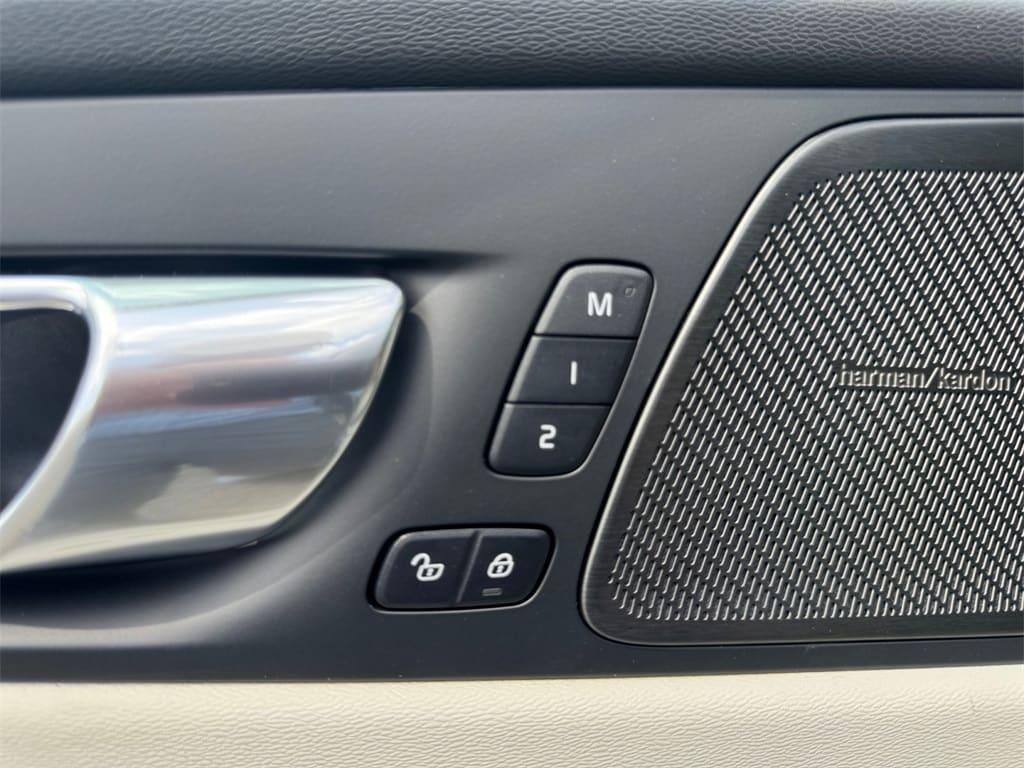 new 2026 Volvo XC60 car, priced at $64,484