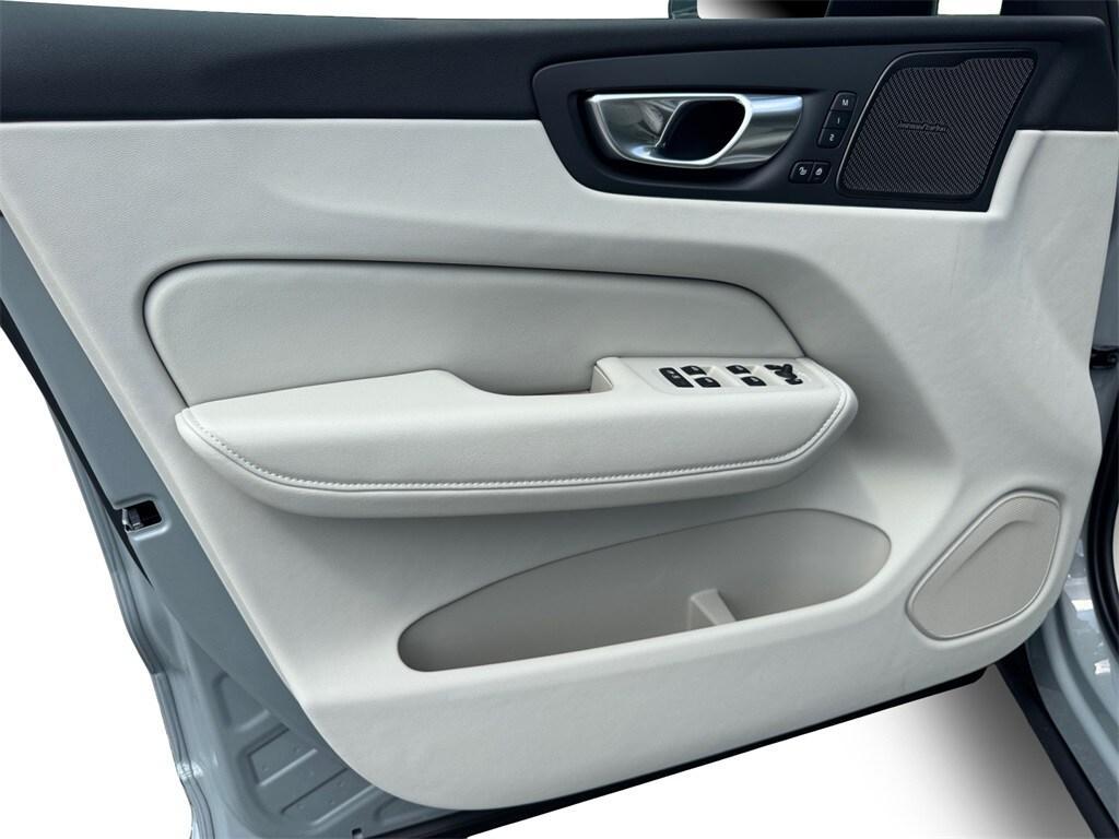 new 2026 Volvo XC60 car, priced at $64,484