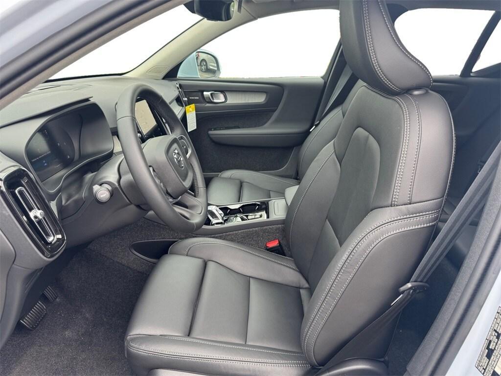 new 2025 Volvo XC40 car, priced at $51,145