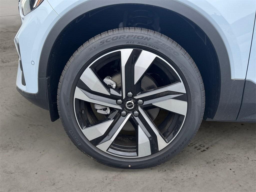 new 2025 Volvo XC40 car, priced at $51,145