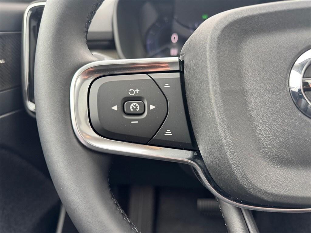new 2025 Volvo XC40 car, priced at $51,145