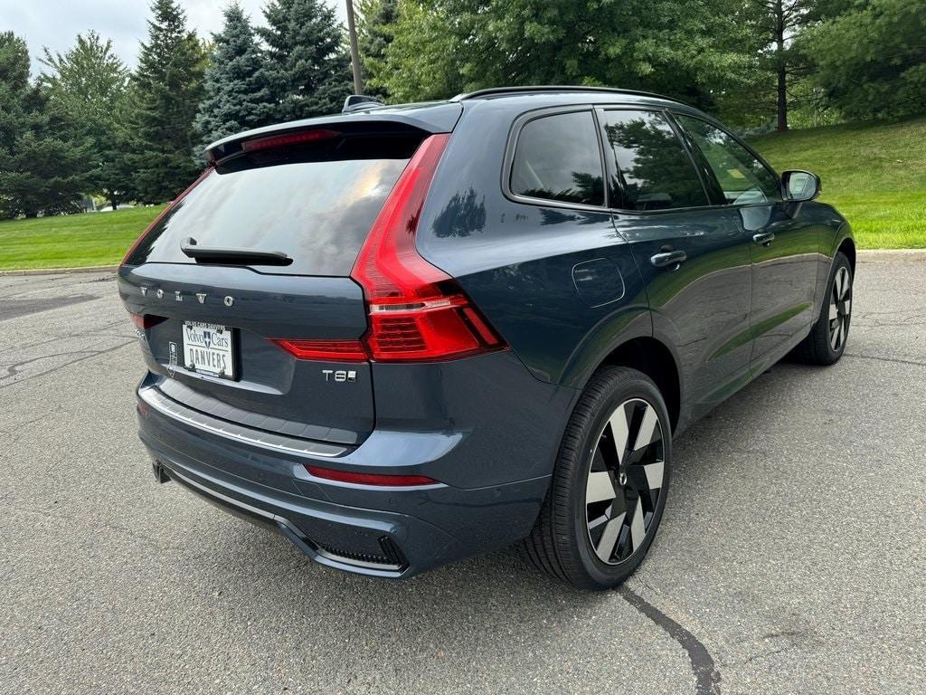 new 2025 Volvo XC60 Plug-In Hybrid car