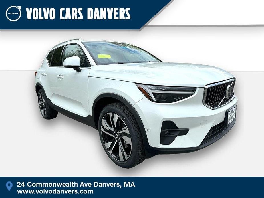 new 2024 Volvo XC40 car