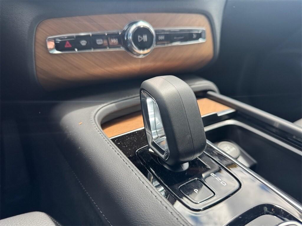 new 2025 Volvo XC90 car, priced at $67,265